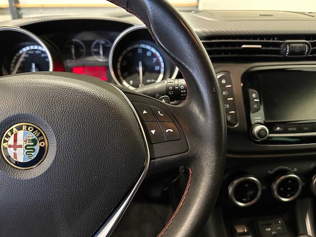 Alfa romeo giulietta 1.4 t sprint - afbeelding 12 van  18