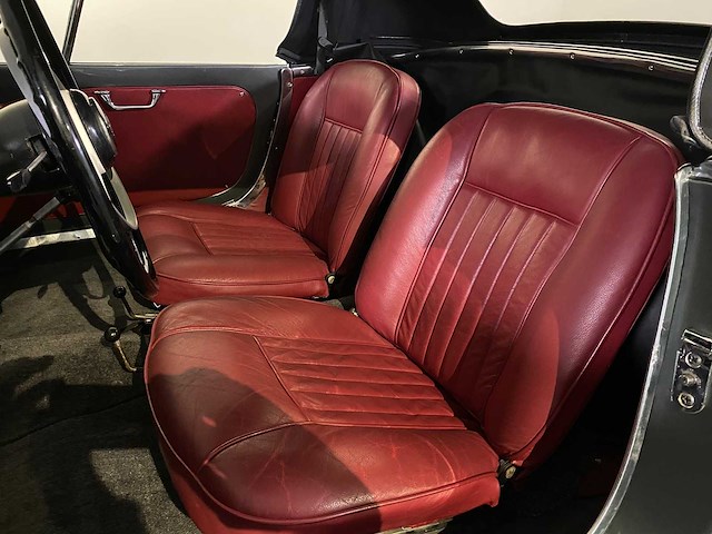 Alfa romeo giulietta spider cabriolet oldtimer - afbeelding 10 van  72