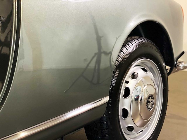 Alfa romeo giulietta spider cabriolet oldtimer - afbeelding 18 van  72