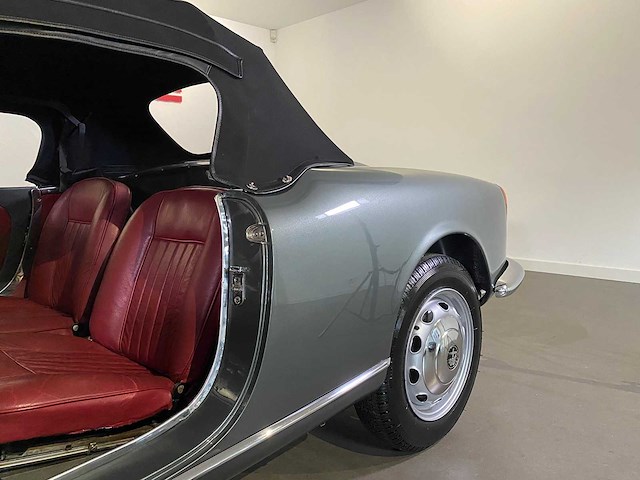 Alfa romeo giulietta spider cabriolet oldtimer - afbeelding 19 van  72