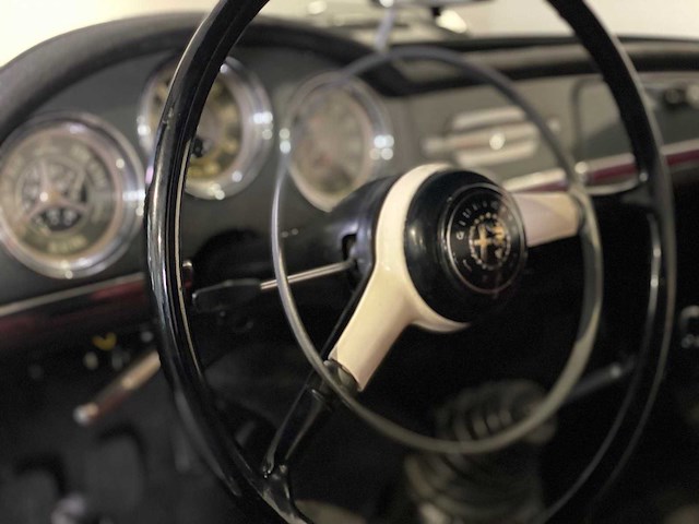 Alfa romeo giulietta spider cabriolet oldtimer - afbeelding 34 van  72