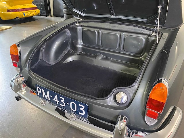 Alfa romeo giulietta spider cabriolet oldtimer - afbeelding 42 van  72