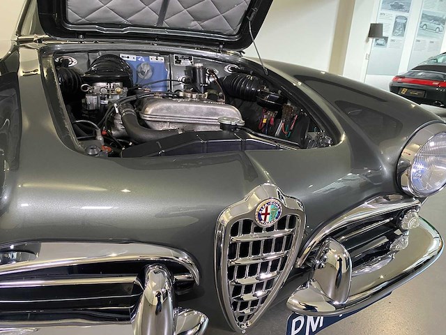 Alfa romeo giulietta spider cabriolet oldtimer - afbeelding 54 van  72