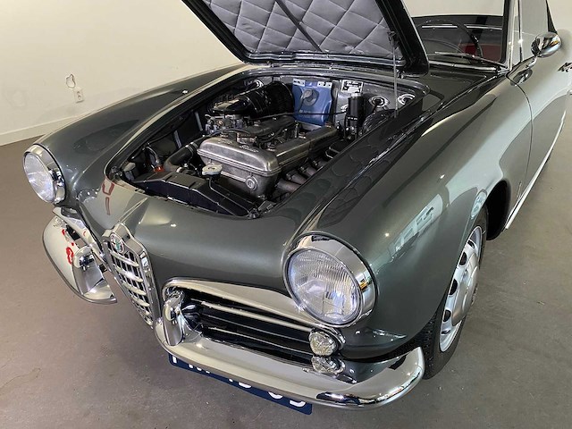 Alfa romeo giulietta spider cabriolet oldtimer - afbeelding 62 van  72
