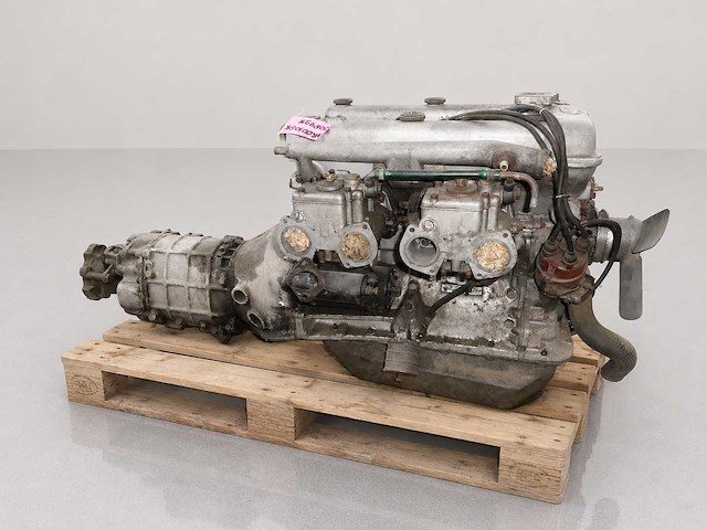 Alfa romeo giulietta spider / sprint veloce 1300 engine & gearbox | original classic parts - afbeelding 1 van  9