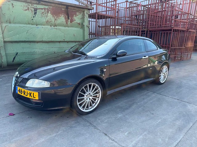 Alfa romeo gt 2.0 jts dist. selesp 48-rj-kl - afbeelding 12 van  20