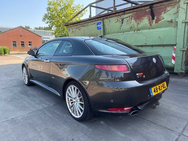 Alfa romeo gt 2.0 jts dist. selesp 48-rj-kl - afbeelding 16 van  20