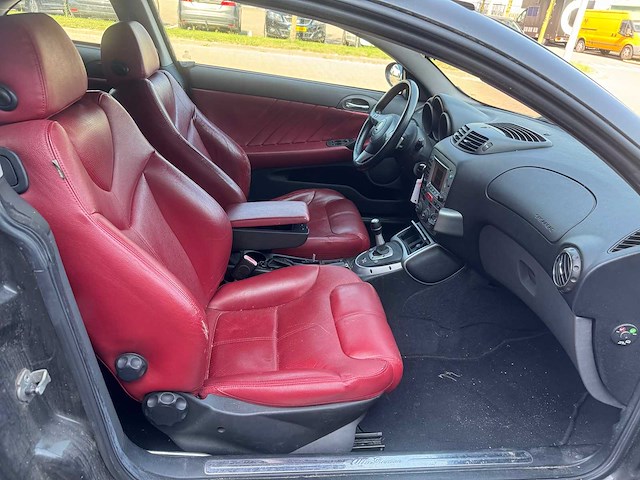 Alfa romeo gt 2.0 jts dist. selesp 48-rj-kl - afbeelding 19 van  20