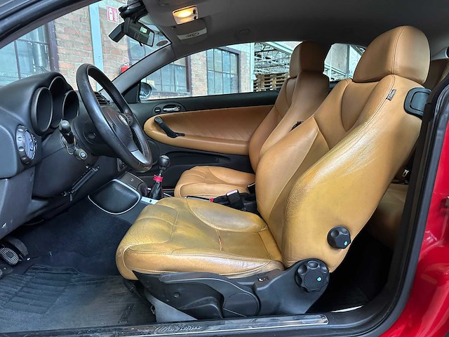 Alfa romeo gt 3.2 v6 240pk 2004 -youngtimer- - afbeelding 22 van  37