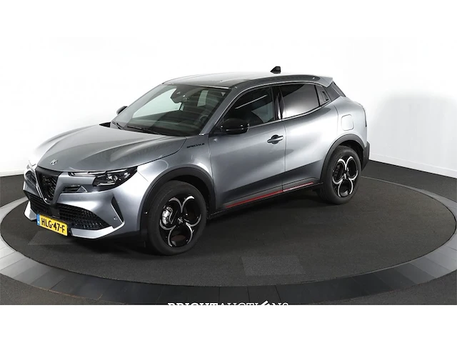 Alfa romeo junior turbo hybrid ibrida speciale 1.2 156pk 2025 (origineel-nl), hlg-47-f - afbeelding 1 van  31