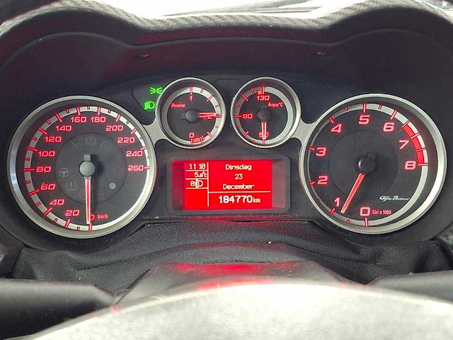 Alfa romeo mito 1.4 distinctive | rf-272-v - afbeelding 15 van  15