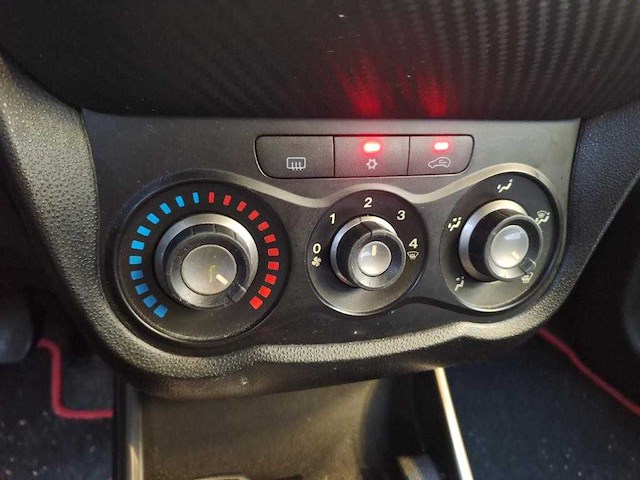 Alfa romeo mito 1.4 distinctive | xk-400-f - afbeelding 7 van  13