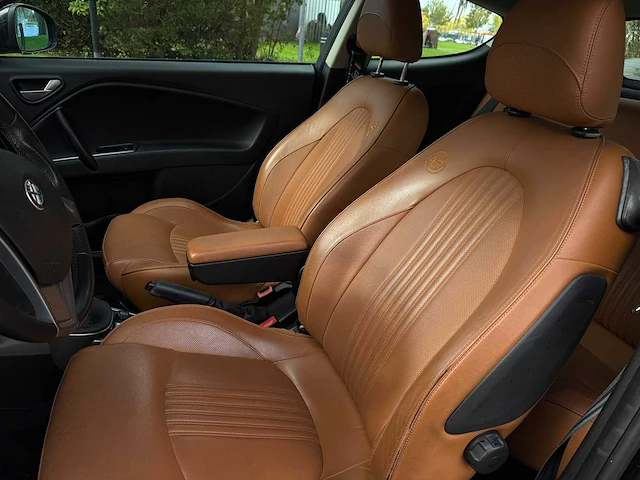 Alfa romeo mito 1.4 t centenario* , 65-nlh-5 - afbeelding 23 van  23