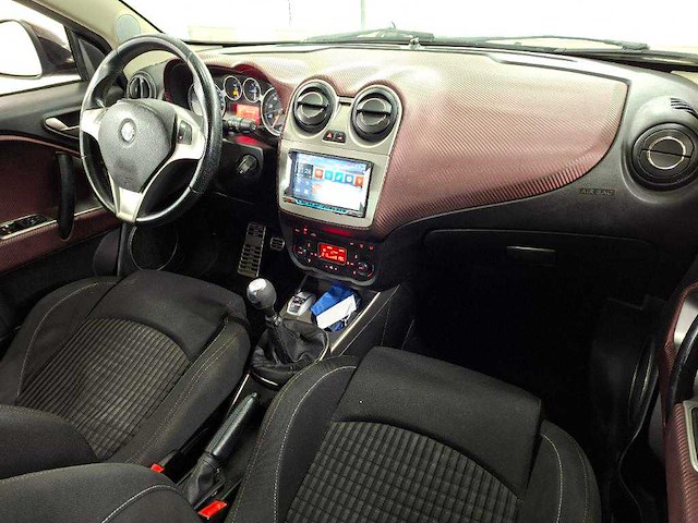 Alfa romeo mito 1.4 t distinctive; 44-jrr-2 - afbeelding 16 van  16
