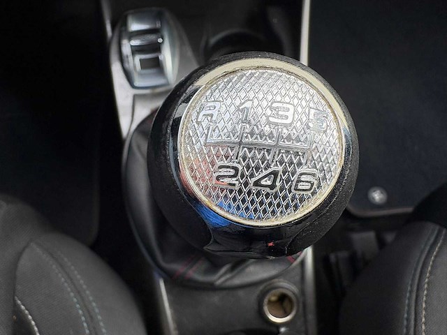 Alfa romeo mito 1.4 t sport, 44-hhp-3 - afbeelding 18 van  25