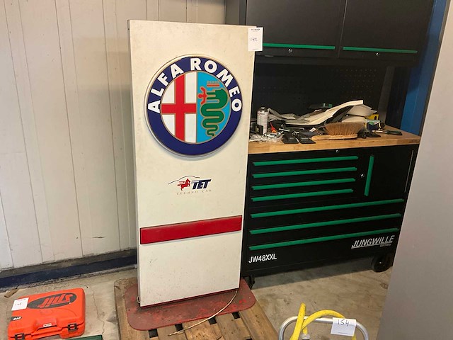 Alfa romeo reclamezuil - afbeelding 1 van  4