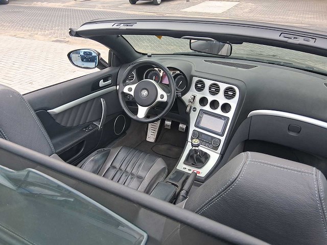Alfa romeo spider 2.2 jts 2007 | ts-648-s - afbeelding 28 van  39