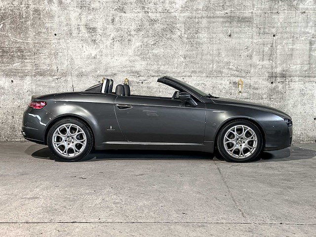 Alfa romeo spider 2.2 jts exclusive 185pk 2008, s-904-zx youngtimer - afbeelding 2 van  46