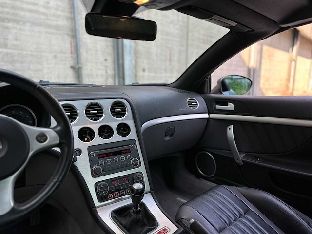 Alfa romeo spider 2.2 jts exclusive 185pk 2008, s-904-zx youngtimer - afbeelding 15 van  46