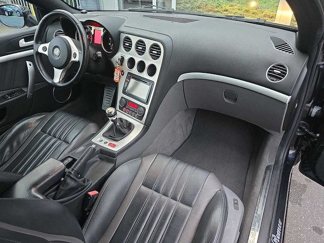 Alfa romeo spider 2.2 jts exclusive | ts-648-s - afbeelding 10 van  13