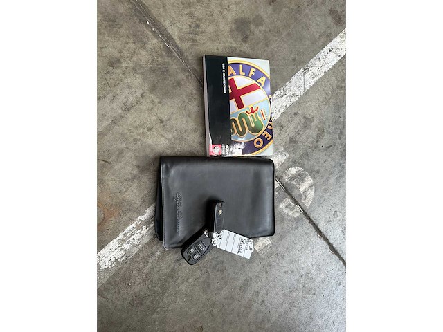 Alfa romeo spider 2.4 jtdm 200pk 2007 - afbeelding 36 van  36