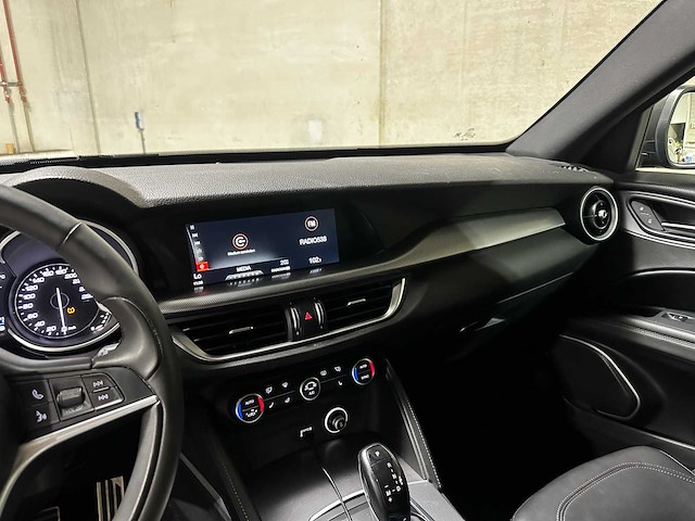 Alfa romeo stelvio 2.0 t awd b-tech 200pk 2020 (origineel-nl), h-177-fb - afbeelding 15 van  45