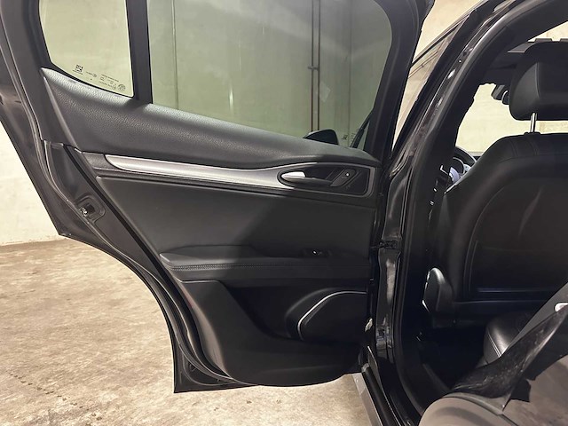 Alfa romeo stelvio 2.0 t awd b-tech 200pk 2020 (origineel-nl), h-177-fb - afbeelding 25 van  45