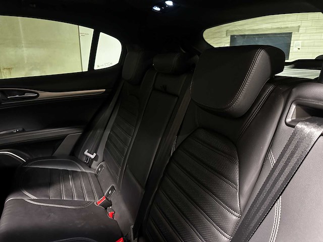 Alfa romeo stelvio 2.0 t awd b-tech 200pk 2020 (origineel-nl), h-177-fb - afbeelding 27 van  45