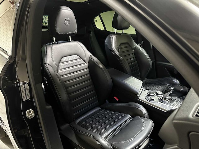 Alfa romeo stelvio 2.0 t awd b-tech 200pk 2020 (origineel-nl), h-177-fb - afbeelding 35 van  45