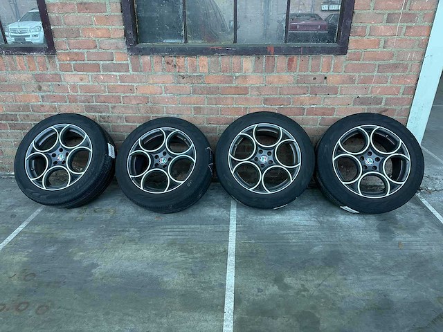 Alfa romeo stelvio 2.0 t awd super 200pk 2018 (origineel-nl), rt-553-h - afbeelding 25 van  38