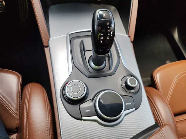 Alfa romeo stelvio 2.0 t awd super automaat; rn-995-g - afbeelding 6 van  22