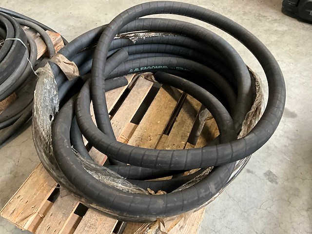 Alfagomma water & lucht rubber slangen - afbeelding 2 van  2