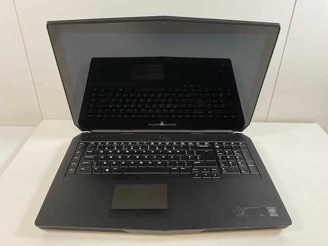 Alienware 17 r2 18”, core(tm) i7-4980hq, 116 gb ram, 1x 1 tb hdd - 1x 512 gb ssd, nvidia geforce gtx 980m 4gb laptop - afbeelding 1 van  5