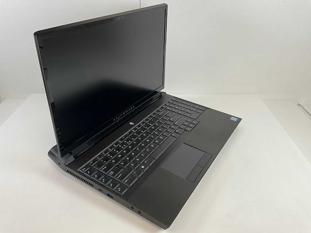 Alienware m15 r6 15.3”, core(tm) i7 11th gen, 32 gb ram, 1 tb nvme, nvidia geforce rtx 3080 8 gb laptop - afbeelding 2 van  7