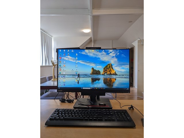 All-in-one computer, lenovo, thinkcentre tio24gen4, 2021 - afbeelding 1 van  6