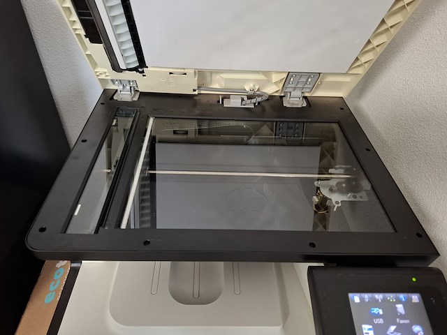 All-in-one hp, laserjet pro 300 color - afbeelding 7 van  9