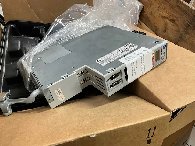 Allen bradley kinetix 5700 aandrijfsystemen en connectoren - afbeelding 3 van  7