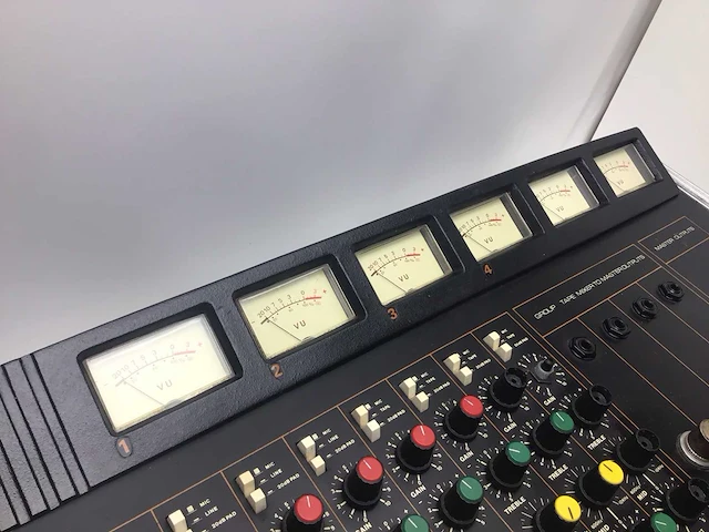 Allen & heath 16 9 2 vintage analoge mengtafel in flightcase - afbeelding 2 van  6