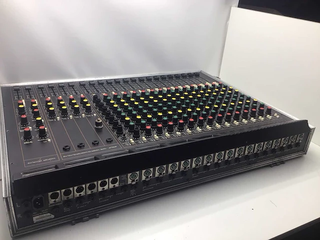 Allen & heath 16 9 2 vintage analoge mengtafel in flightcase - afbeelding 4 van  6