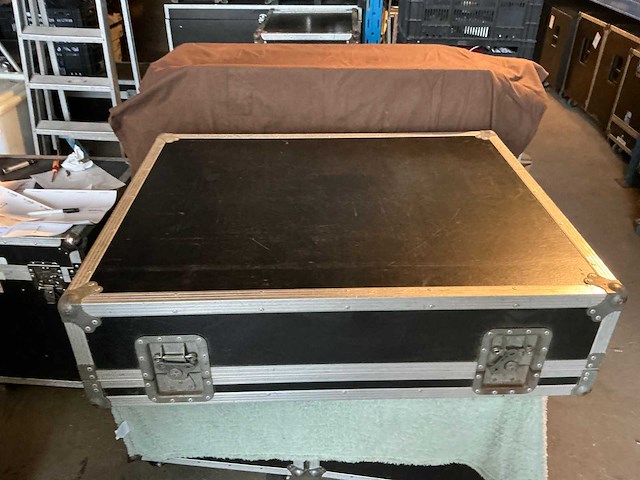 Allen&heath gl2200 analoge mengtafel - afbeelding 6 van  6