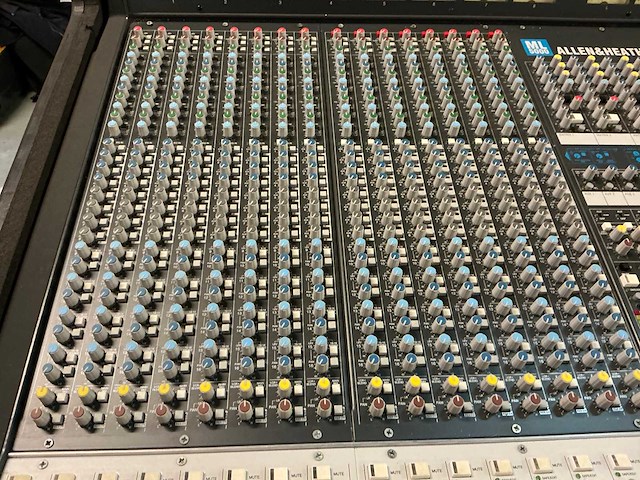 Allen&heath ml5000-32 analoge mengtafel - afbeelding 15 van  19