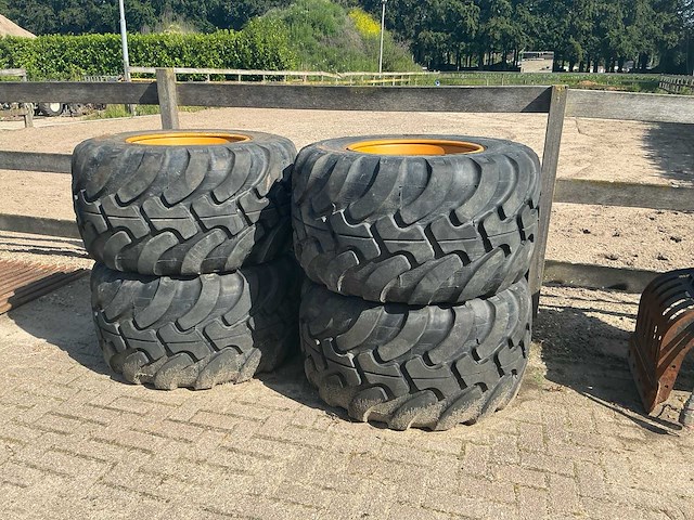 Alliance 620/40r22.5 hydradig / bandengraafmachine banden (4x) - afbeelding 1 van  7