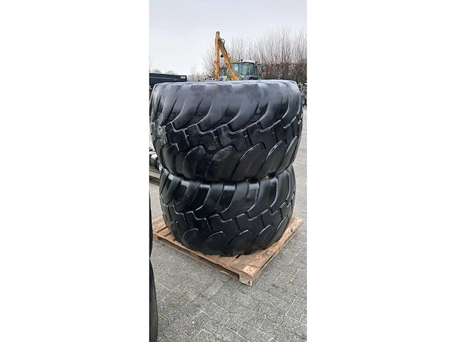 Alliance 750/45 r26.5 banden (2x) - afbeelding 1 van  4