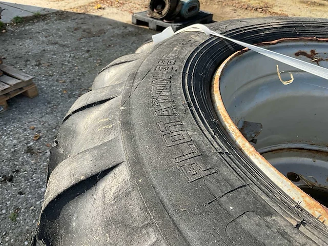 Alliance flotation 600/40-22.5 band met velg - afbeelding 7 van  10