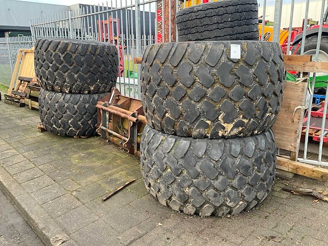 Alliance landbouwband 2x 710/50r26,5 2x 800/45r26,5 - afbeelding 1 van  4
