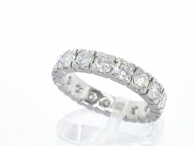 Alliance ring met zeer hoge kwaliteit aan diamanten - afbeelding 5 van  10