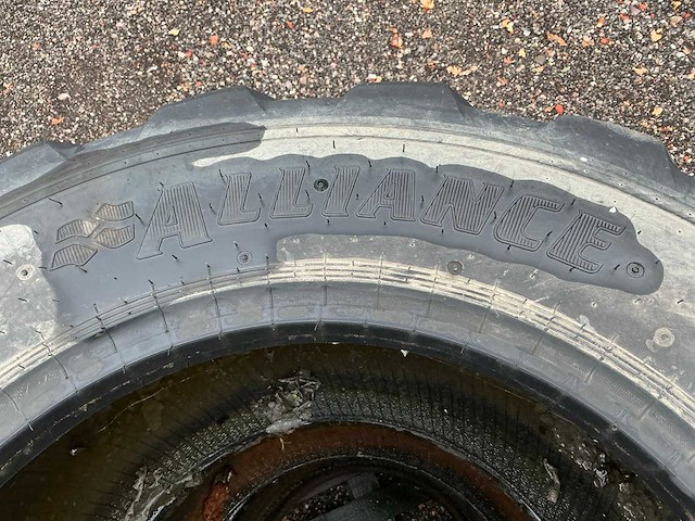 Alliance tough-trac 400/80 r24 band, wiel en velg - afbeelding 2 van  12