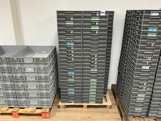 Allibert 21006 stapelkrat (120x) - afbeelding 1 van  4