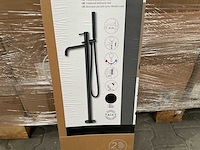 Allibert avery - vrijstaande badmengkraan met handdouche voor vloermontage - afbeelding 2 van  5