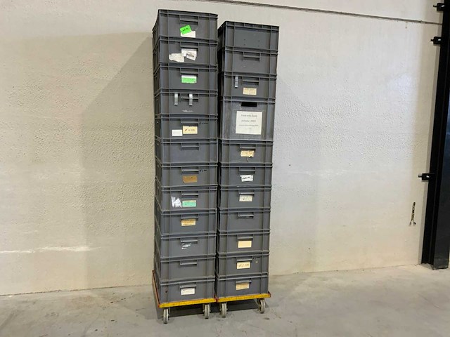 Allibert kunststof werkplaatsbakken (24x) - afbeelding 1 van  6